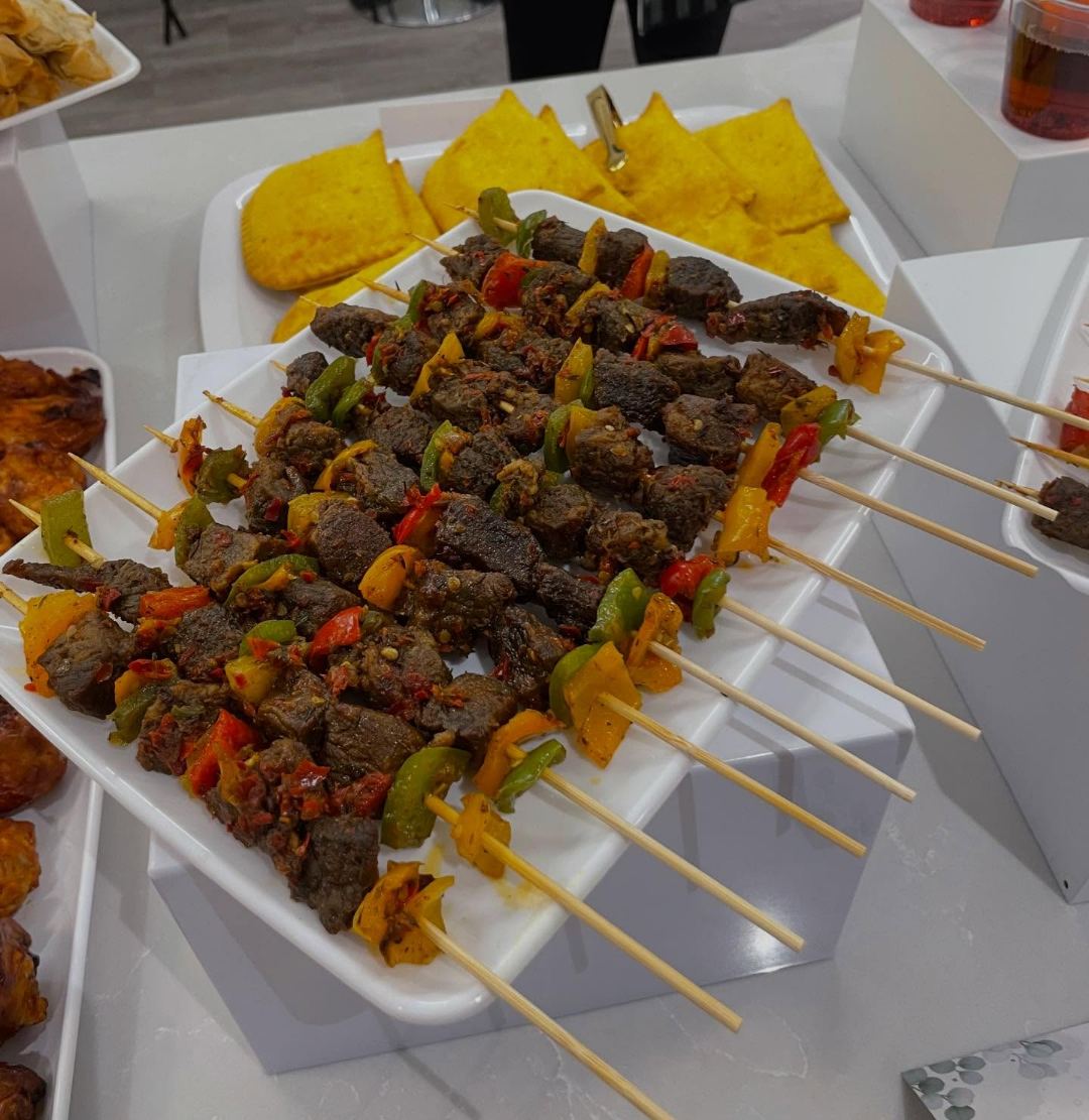 Beef suya skewers with peppers